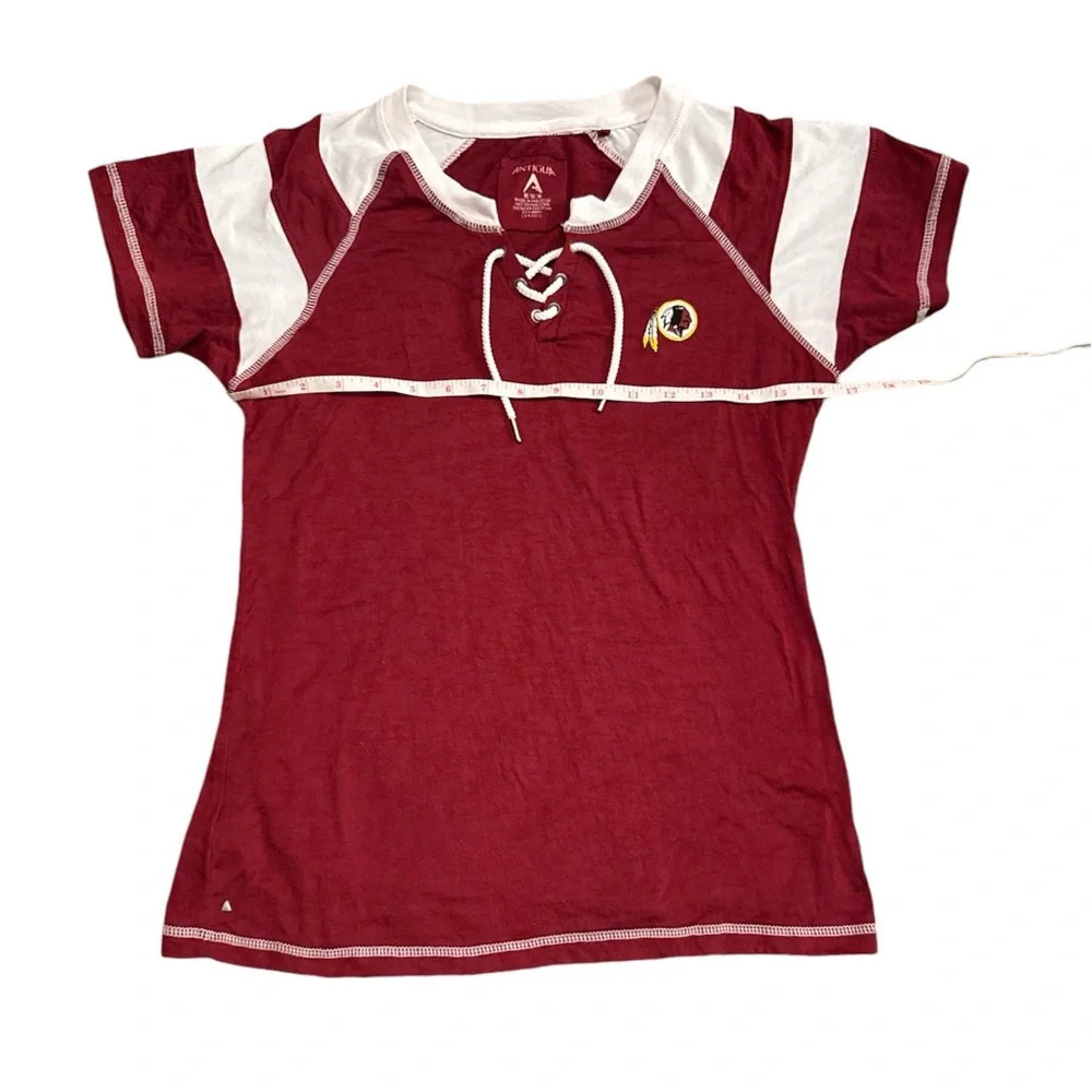 Washington Redskins NFL short sleeved lace up top - size medium - Picture 4 of 4